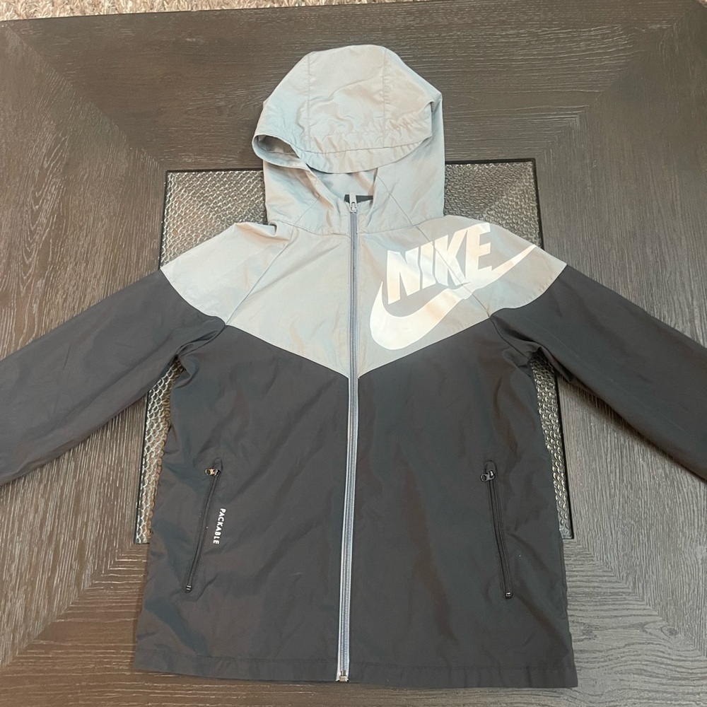 Kids Nike windbreaker 
Size L